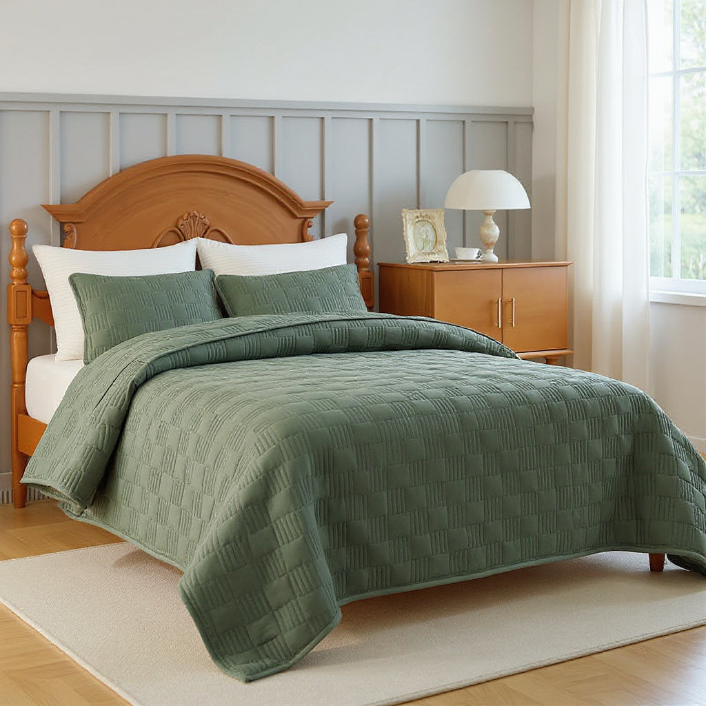 Solid Quilted Bedspread Set