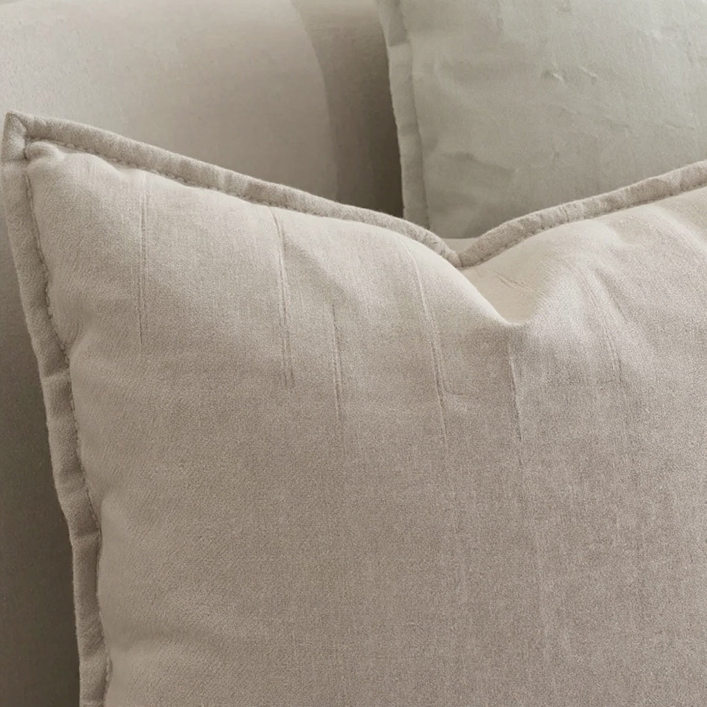 Lino Linen Cushion Set — detail