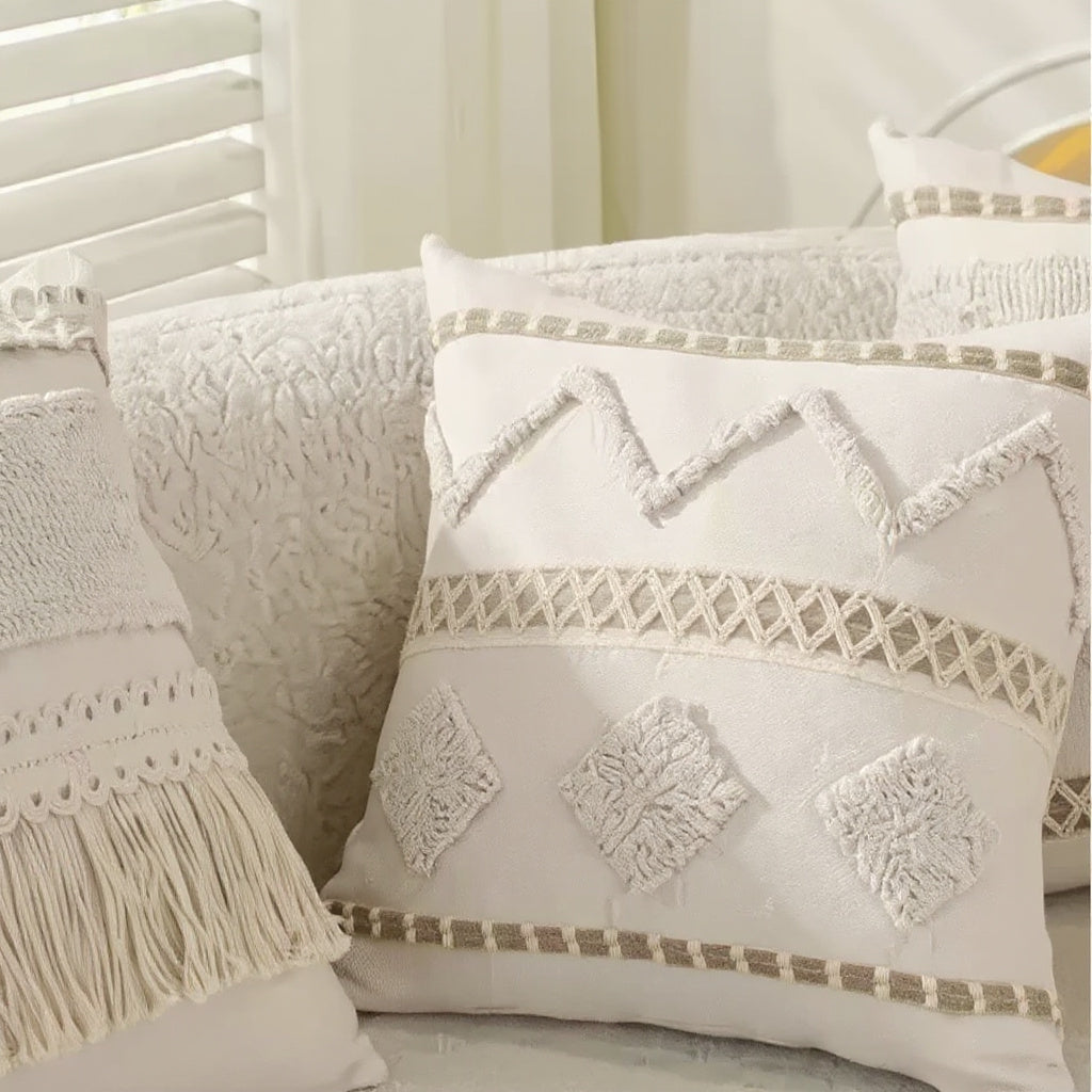 Tribu Fringed Cushion Set — detail